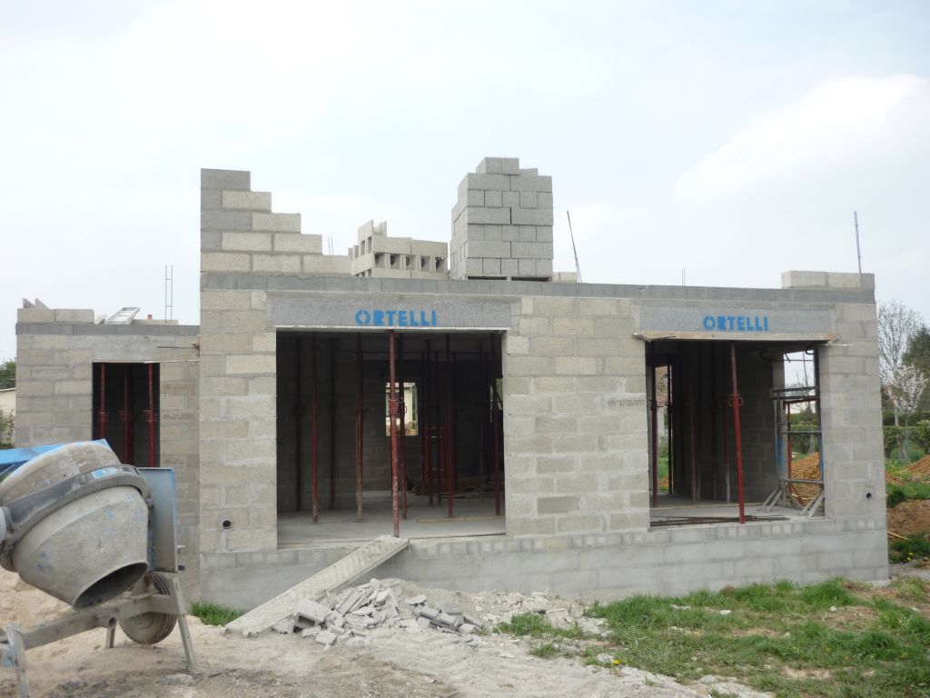 Maison ortelli cubique a toit plat semi auto construction, buchy ...