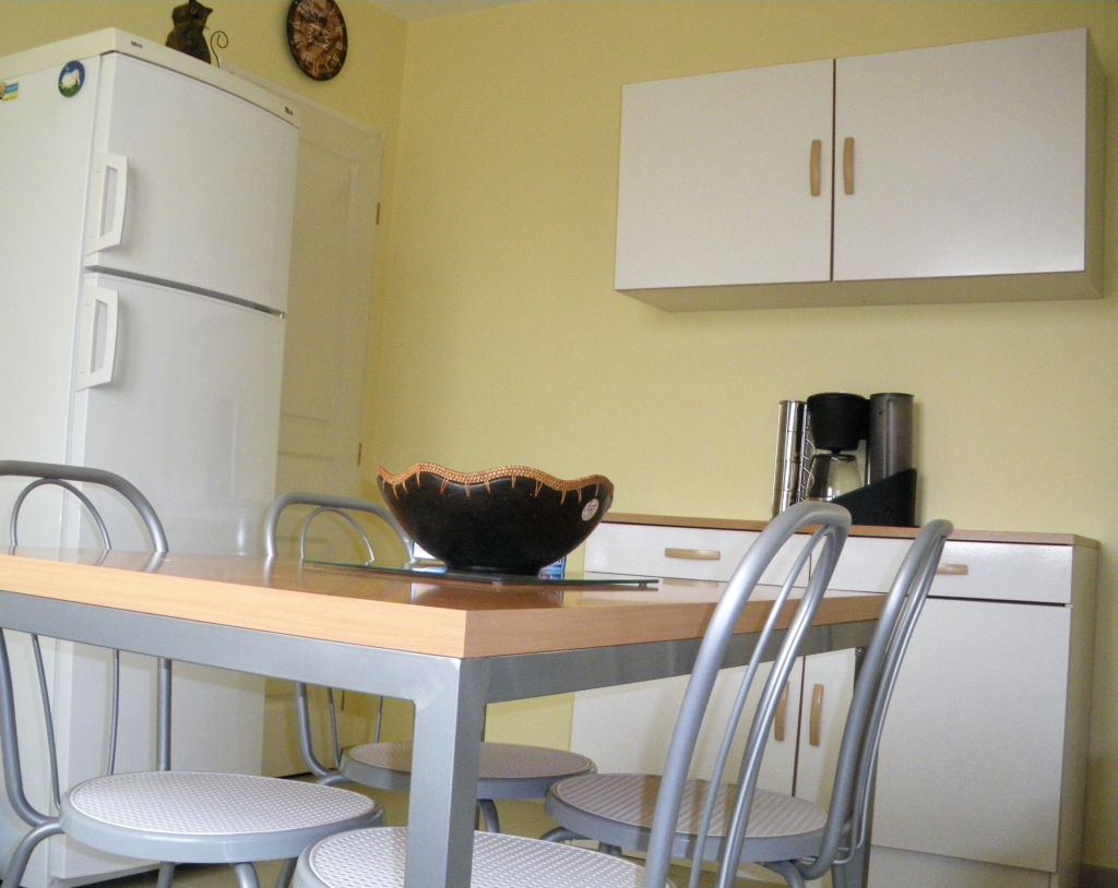 Cuisine blanche et carrelage beige? 8 messages