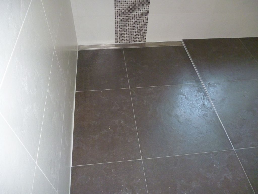 Carrelage different dans salle de bain ou pas ? 4 messages