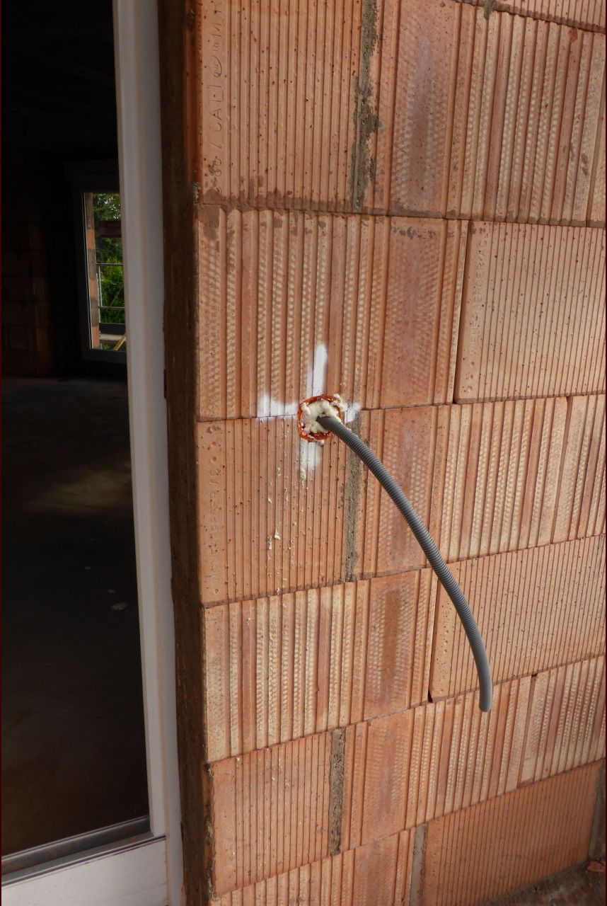 Encastrement des gaines dans les murs