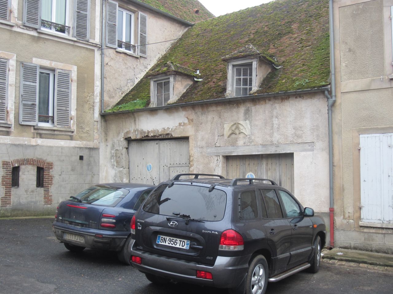 faade Nord. Vue sur Garage et porche