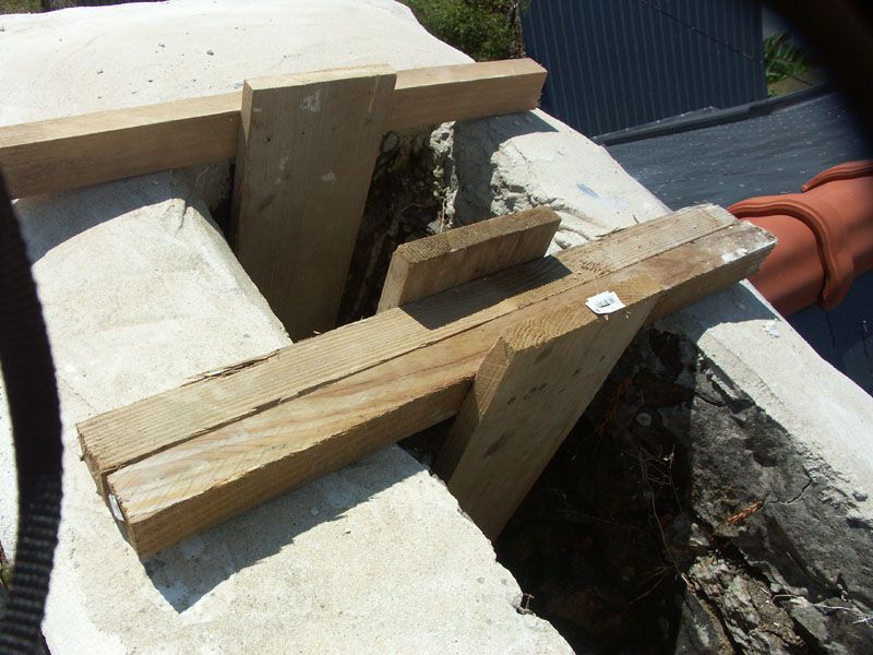 Systme pour installer un plancher dans les conduits de chemines.