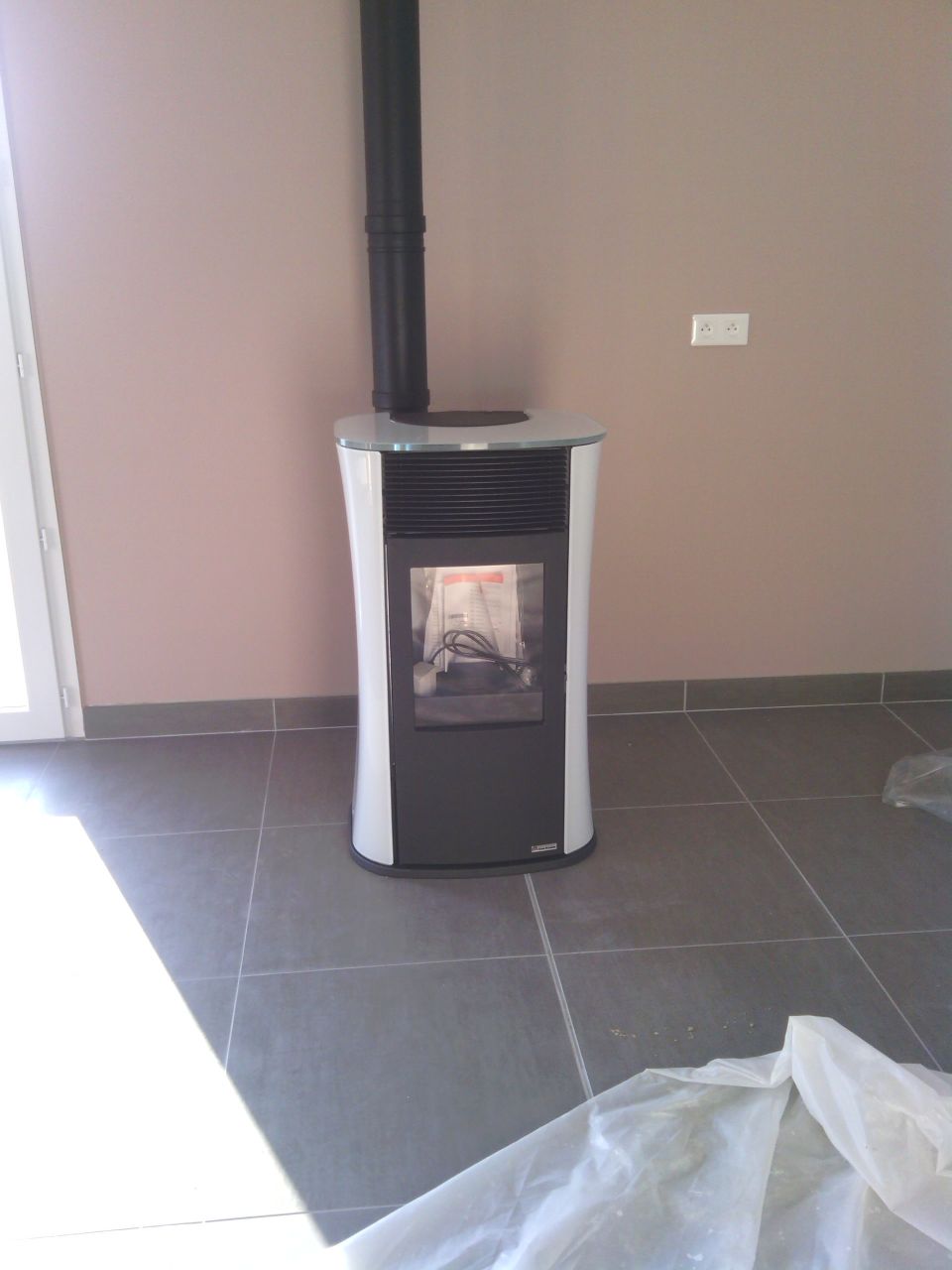 POELE A PELLETS DE LA MARQUE EDILKAMIN MODELE MYA
