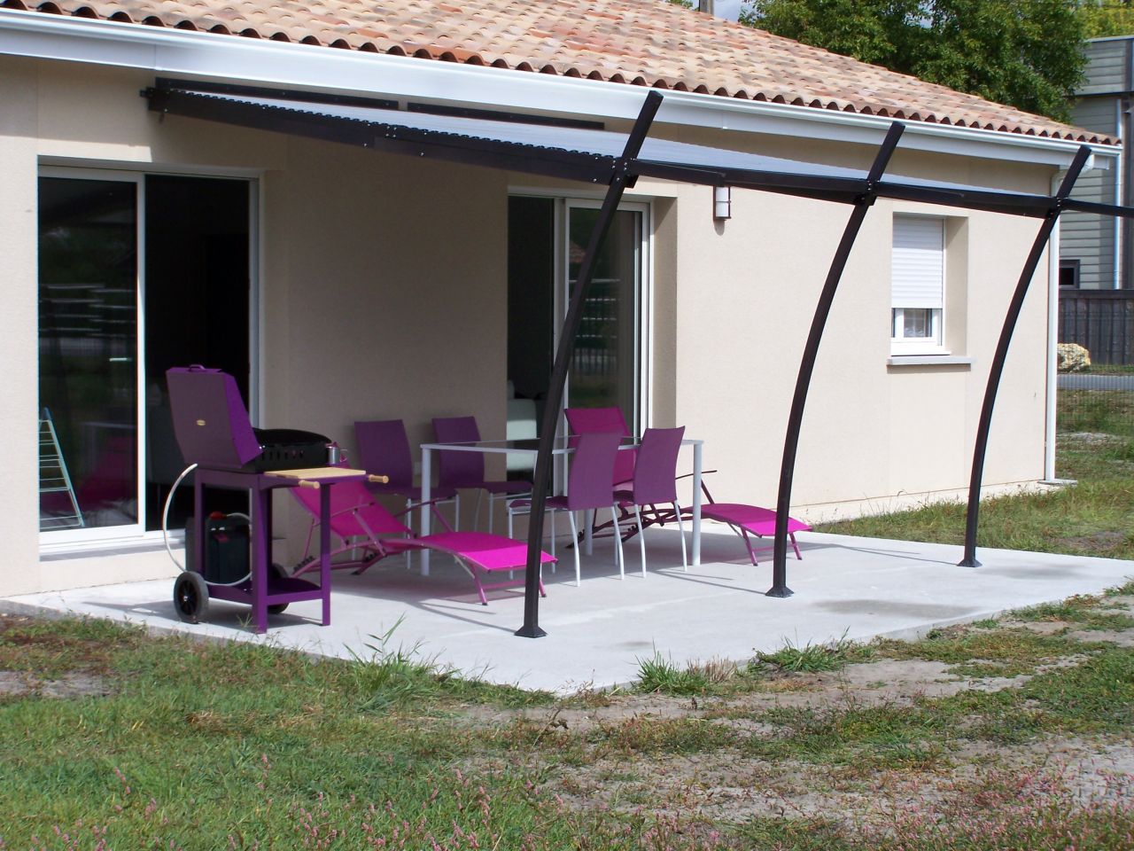 Tonnelle structure acier galvanisé et lames alu amovibles (manivelles) Tonnelle structure acier galvanisé et lames alu amovibles (manivelles)