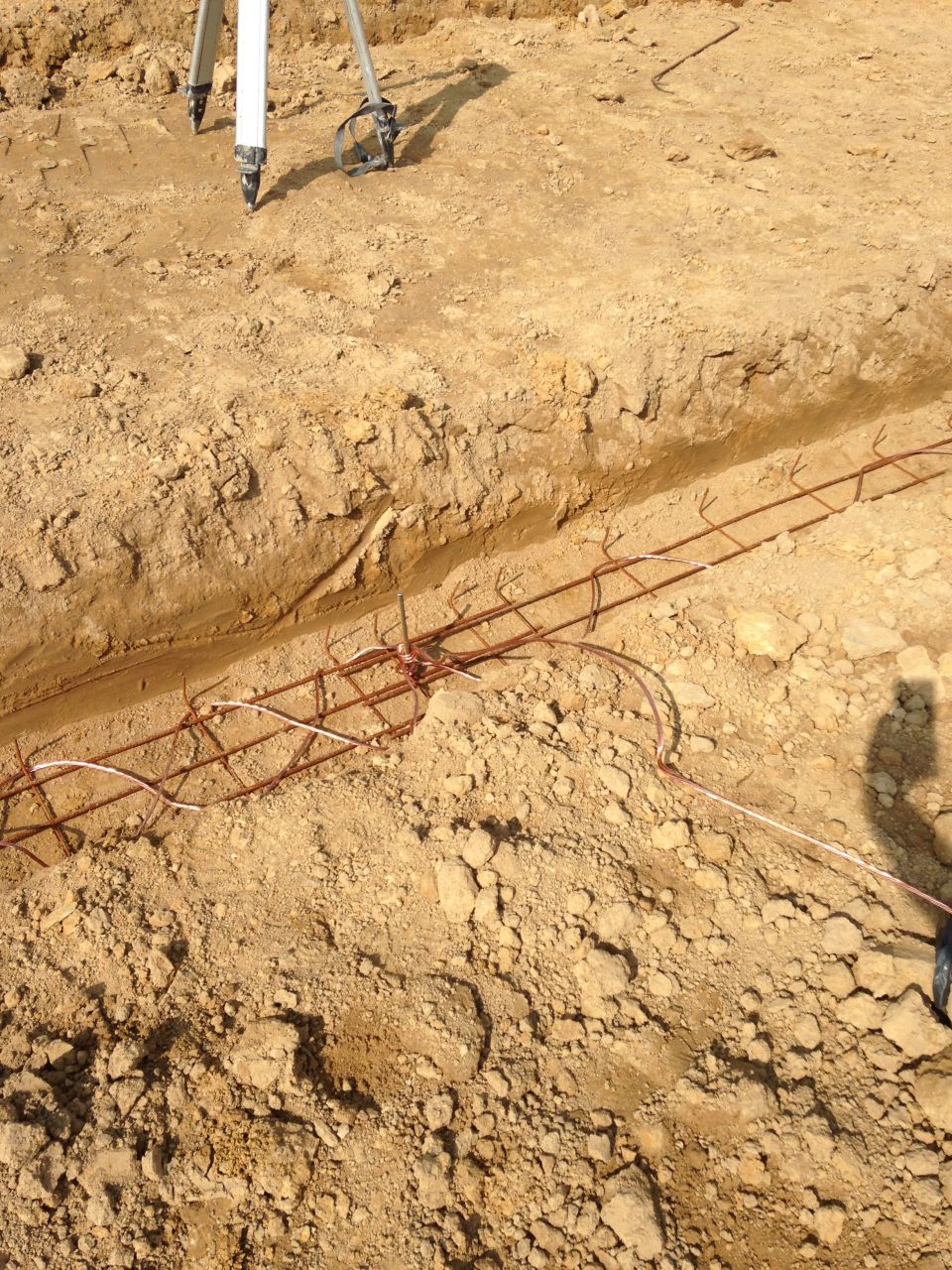 Ferrailles   Fondation coulées   câble de terre mis dans les fondations