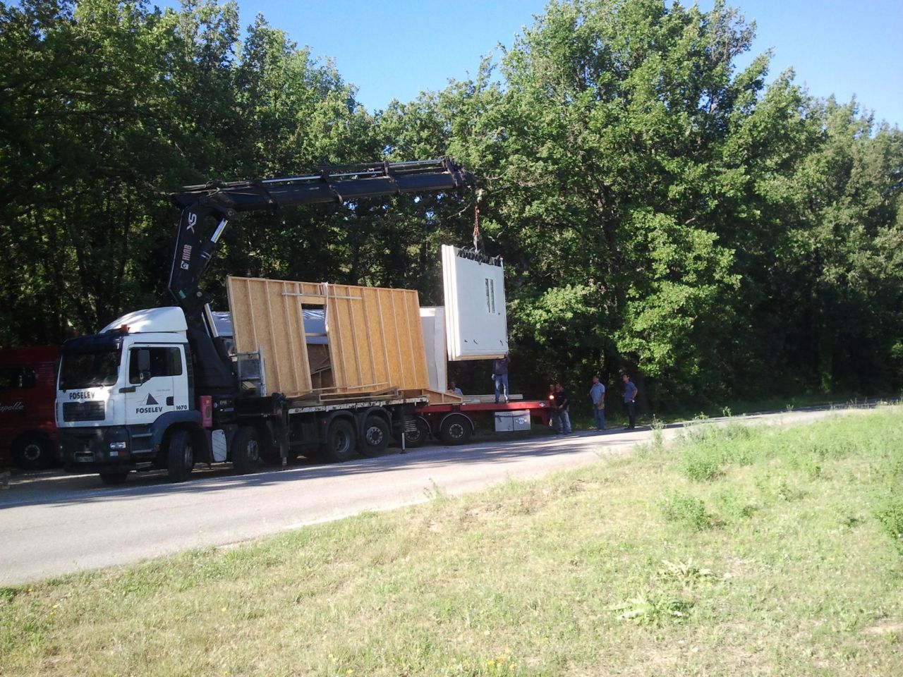 Transfert sur petit camion pour accs terrain