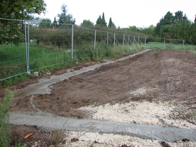 Coulage des fondations du mur d'entre du lotissement qui sera galement notre mur de clture