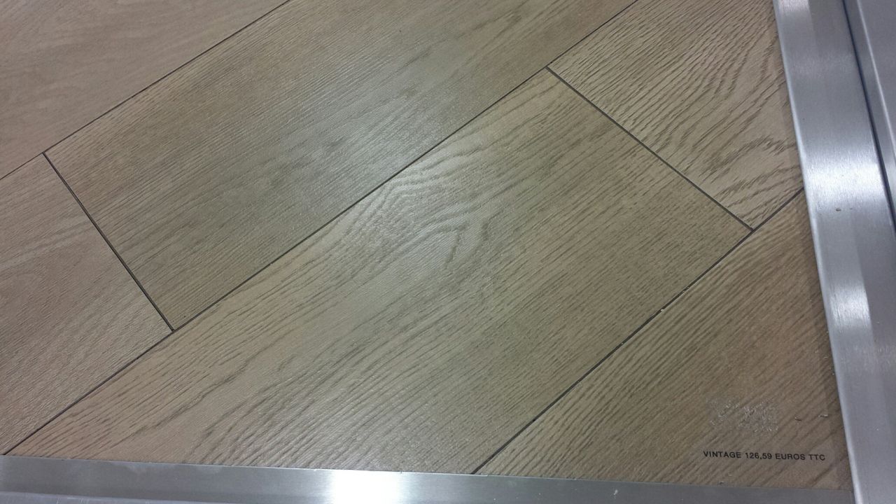 Carrelage imitation parquet PORCELANOSA modèle VINTAGE