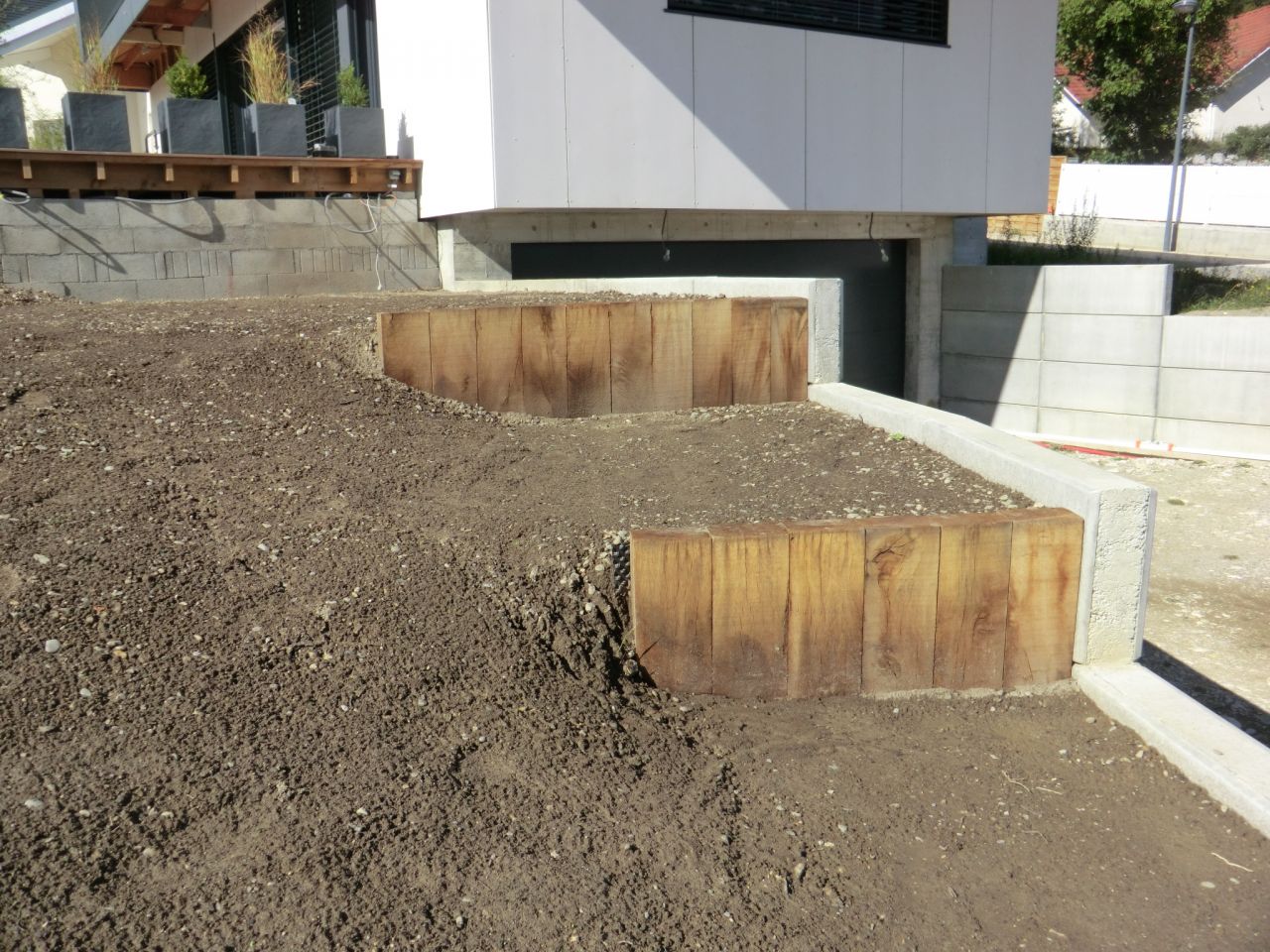 Muret coté garage.