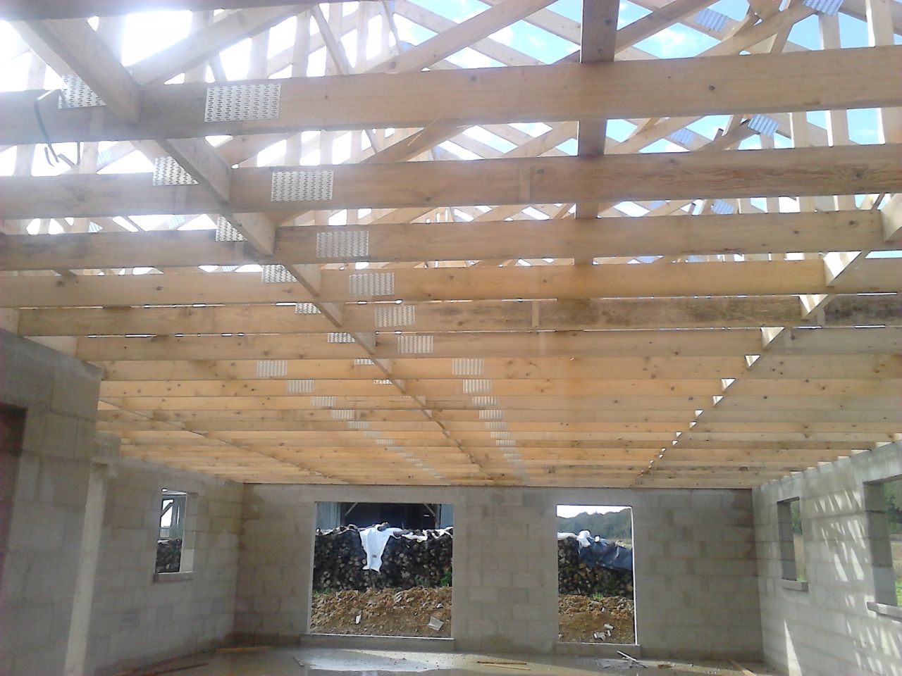 La fermette vue de l'interieur.