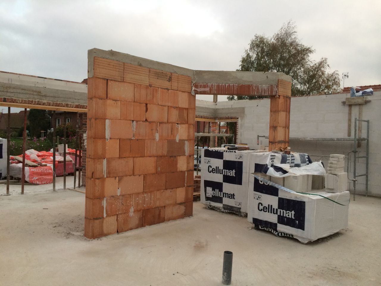 Mur de refend - les poutres arrivent