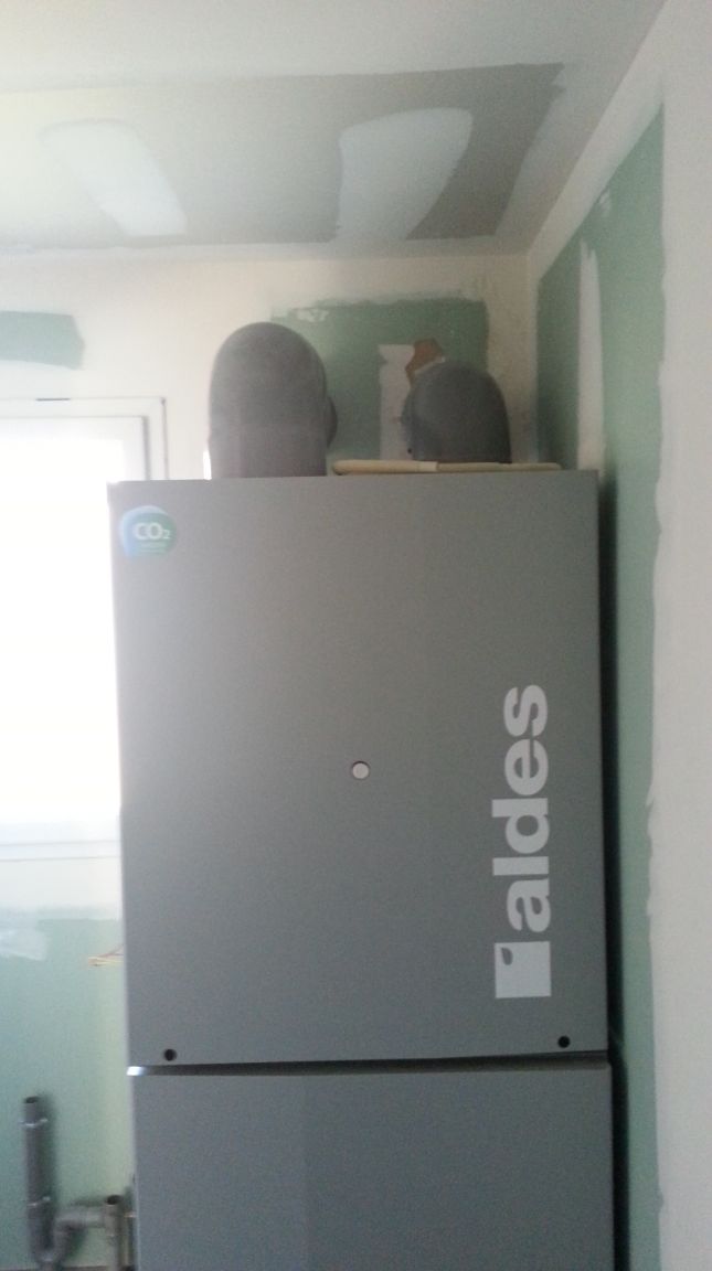 position du thermodynamique dans le cellier - c'était chaud pour le passer et l'installer (bravo à l'installateur)