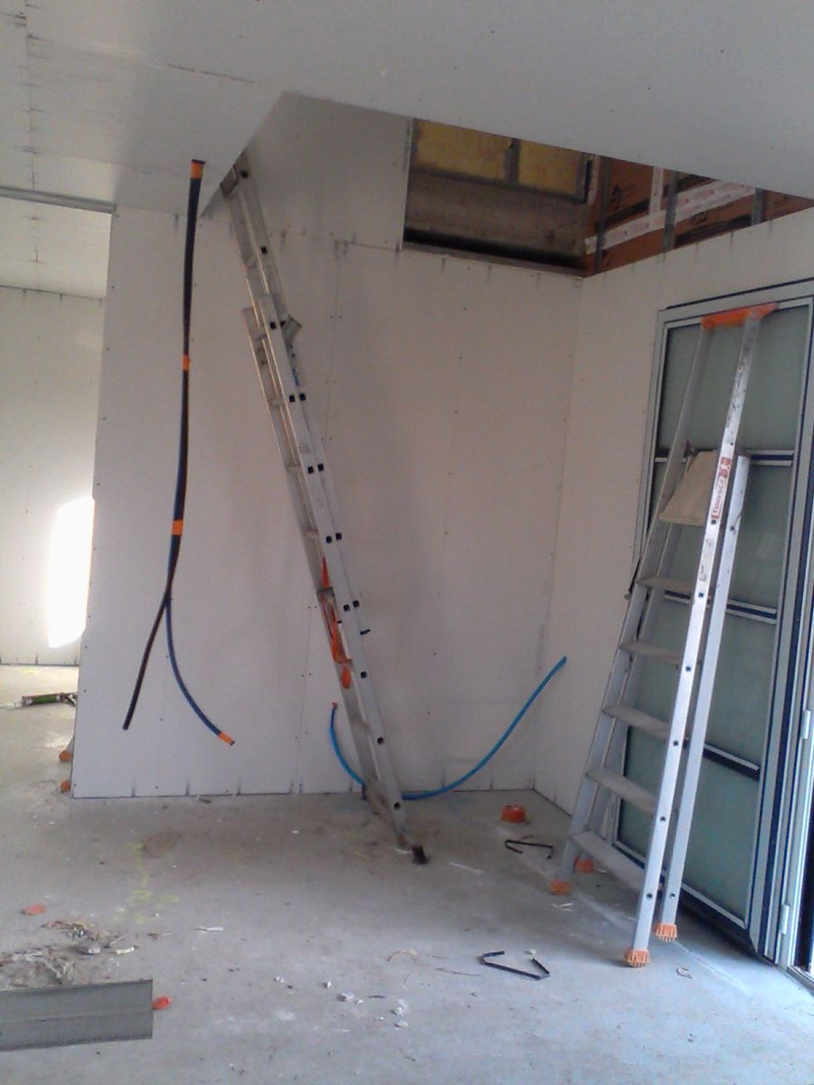cage d'escalier et futur toilette