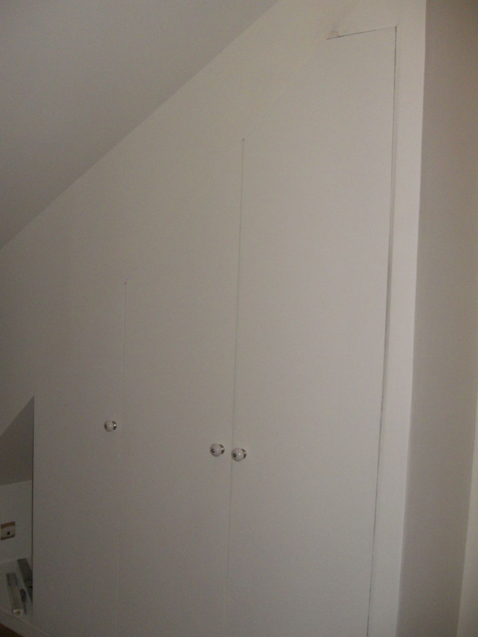 Fabrication d"un placard sous pente