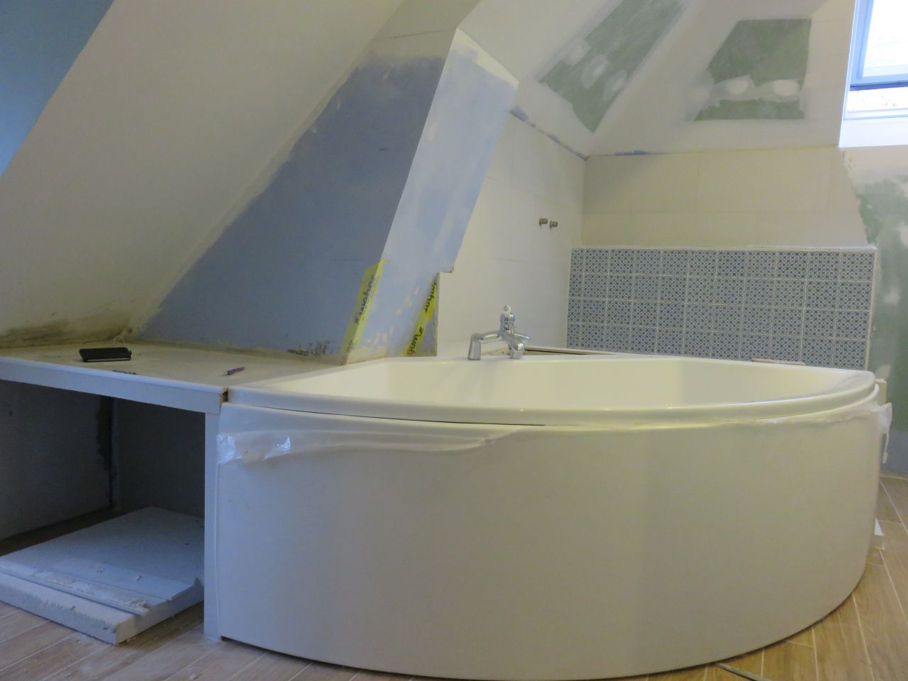 Carrelage salle de bain �tage