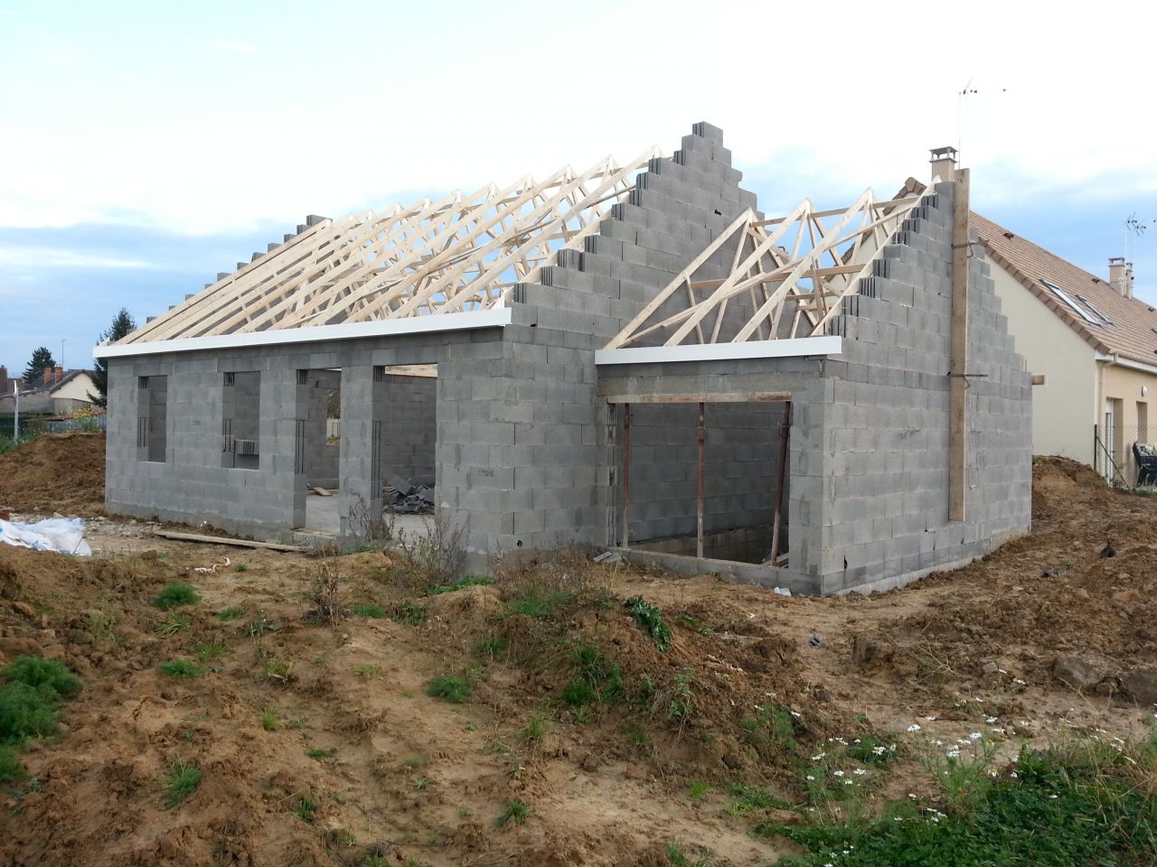 Pose de la charpente - Cot avant droit de la maison