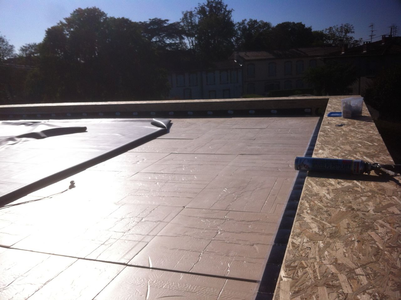 EPDM Isolation et bande périmétrique