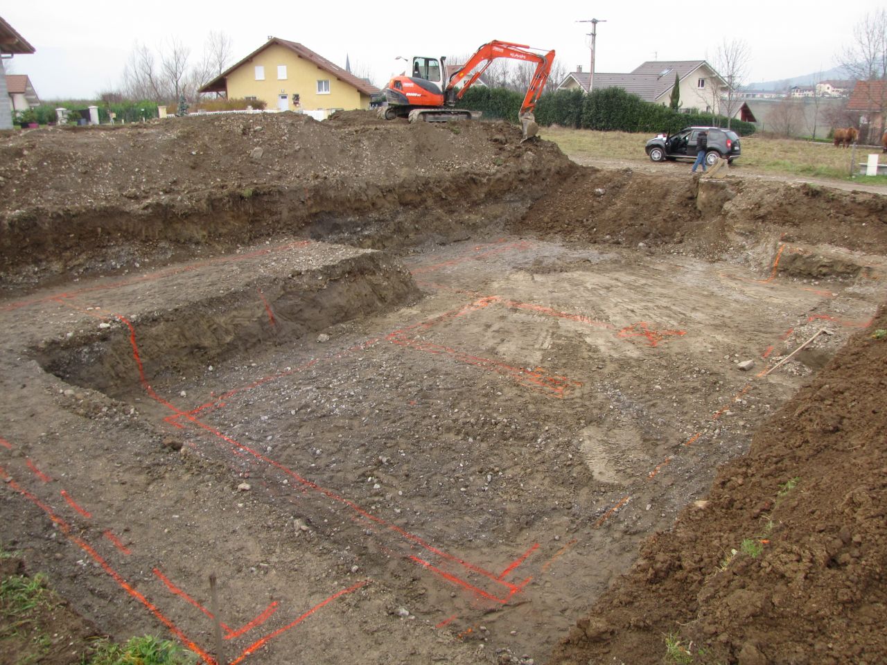 les fouilles sont traces, et la descente garage commence