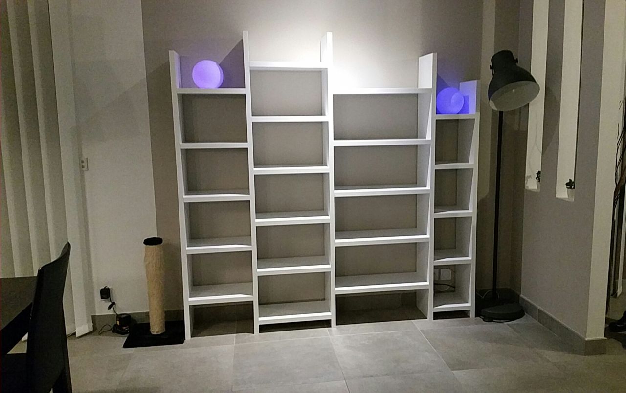 Après un an de recherche de la bibliothèque pas trop "commune", la voici !  Installée hier soir, y a plus qu'a