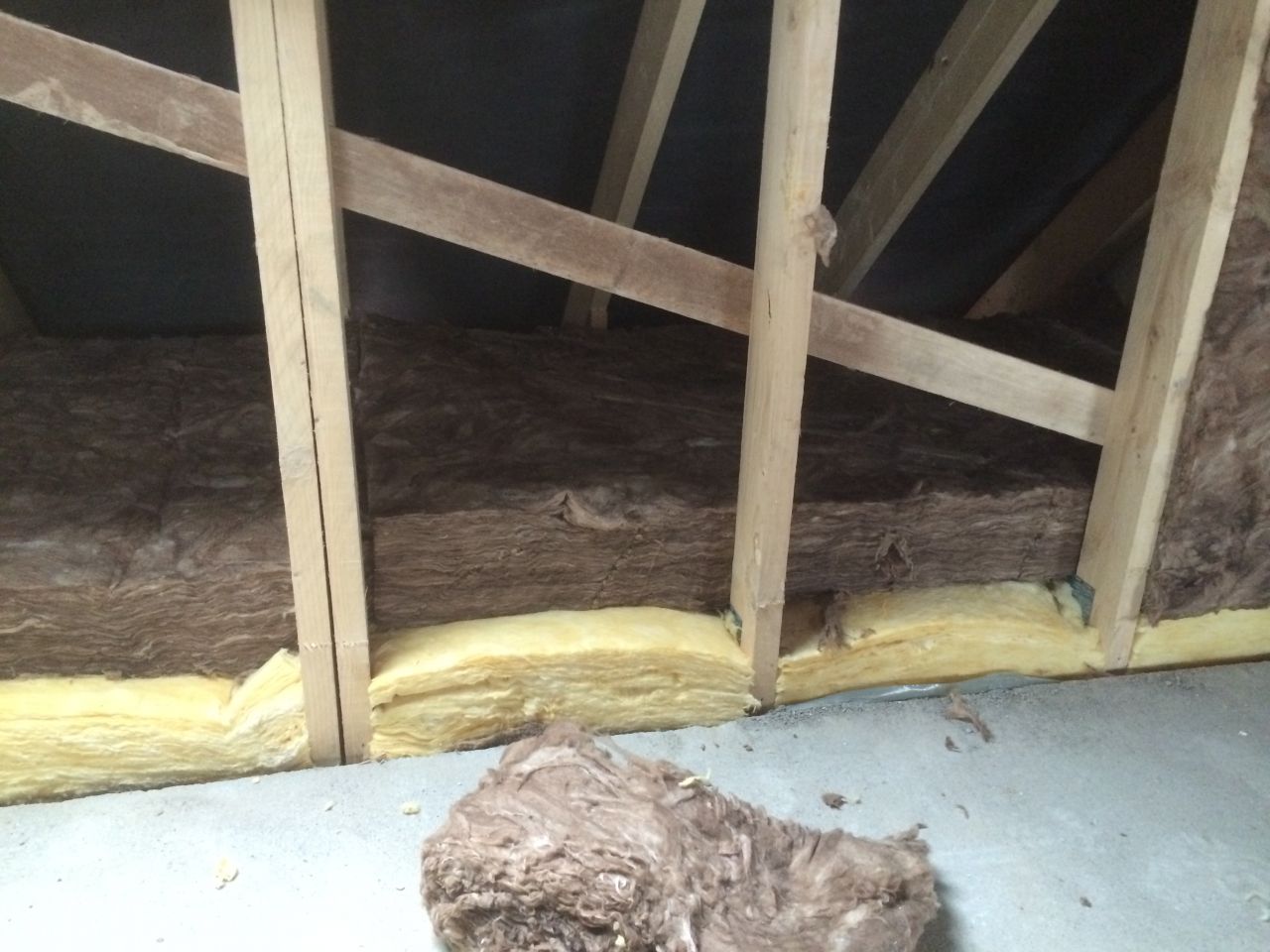 Première couche en 160 mm avec Kraft et deuxième couche en 140 mm nu semi rigide