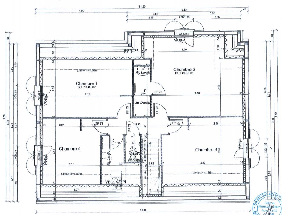 Il nous fallait absolument:
<br />
- 4 chambres (3 enfants).
<br />
- Nous sommes plutt douches(pas de <a href=