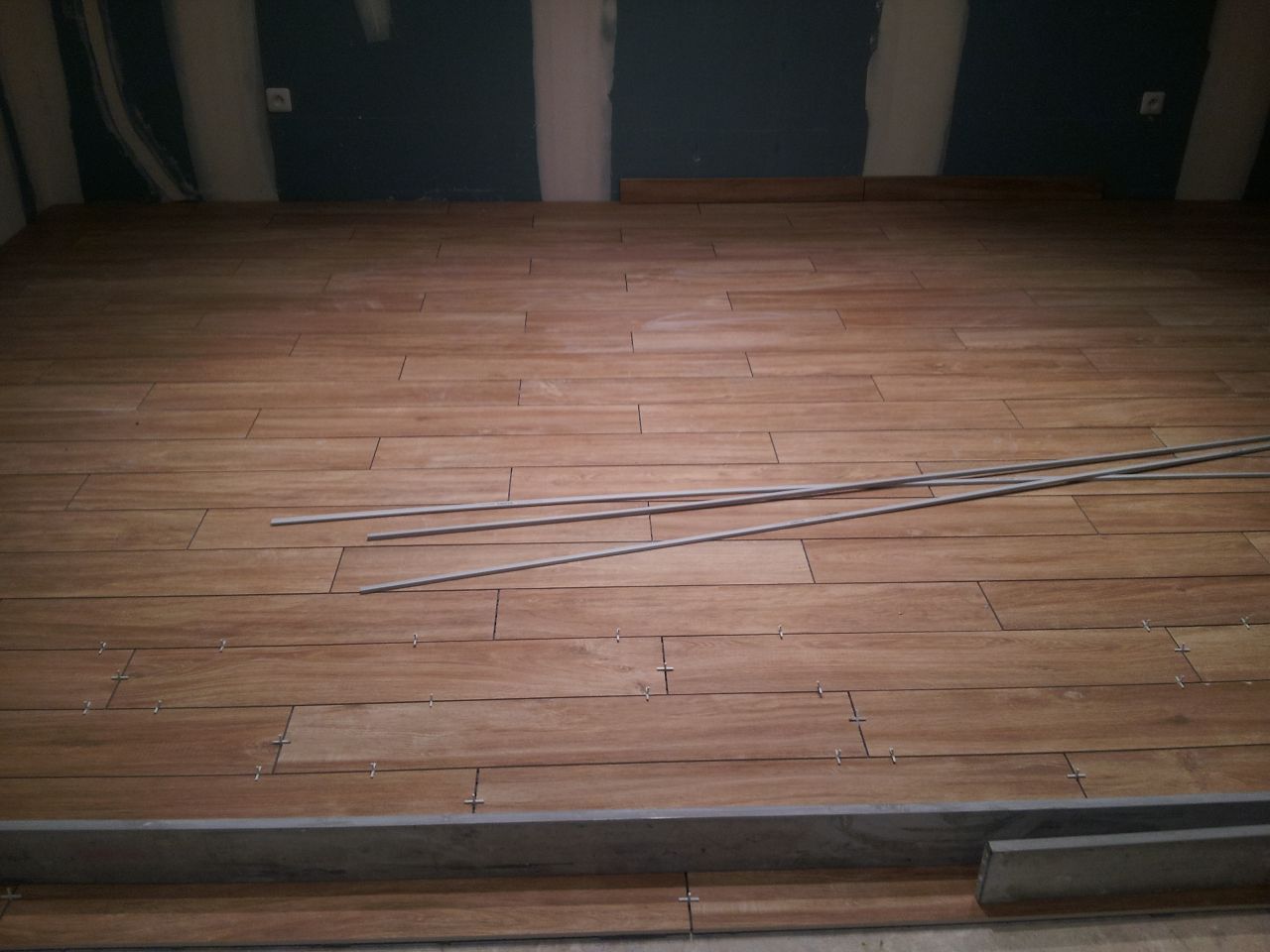 25 Février : Démarrage pose carrelage
