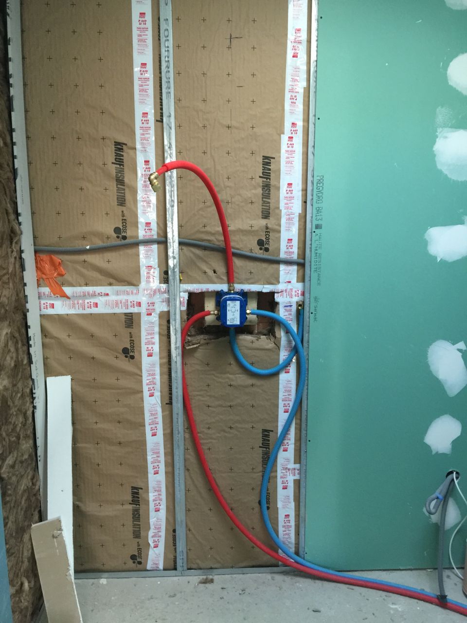 Mise en place corps encastré pour thermostat douche