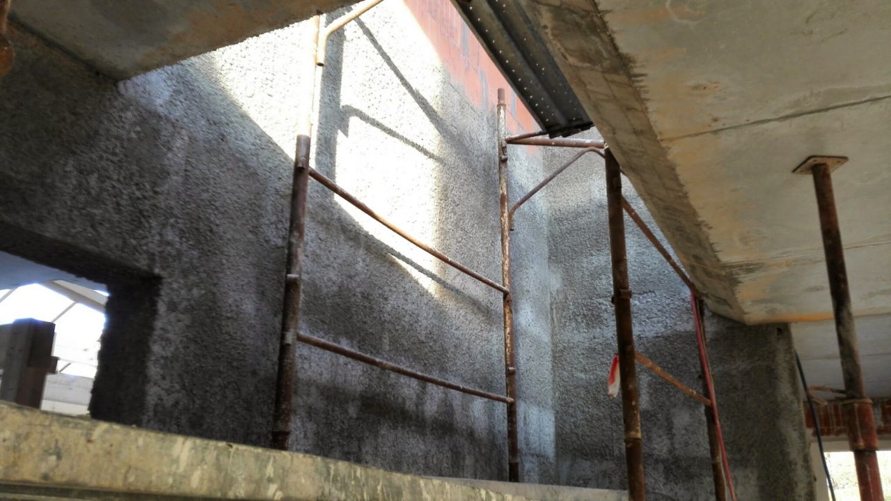 enduit d'accroche avant l'enduit des murs intérieurs
