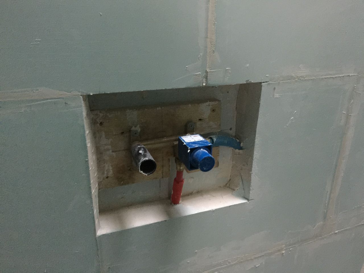 Cloisons entre douche et meuble vasque salle de bain