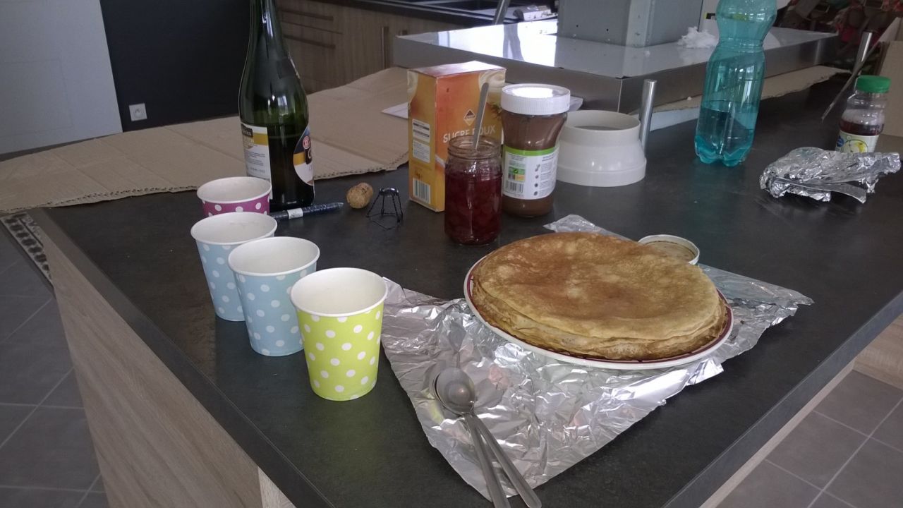 Avant de pouvoir tester ma nouvelle plaque, j'apporte le réconfort aux travailleurs !