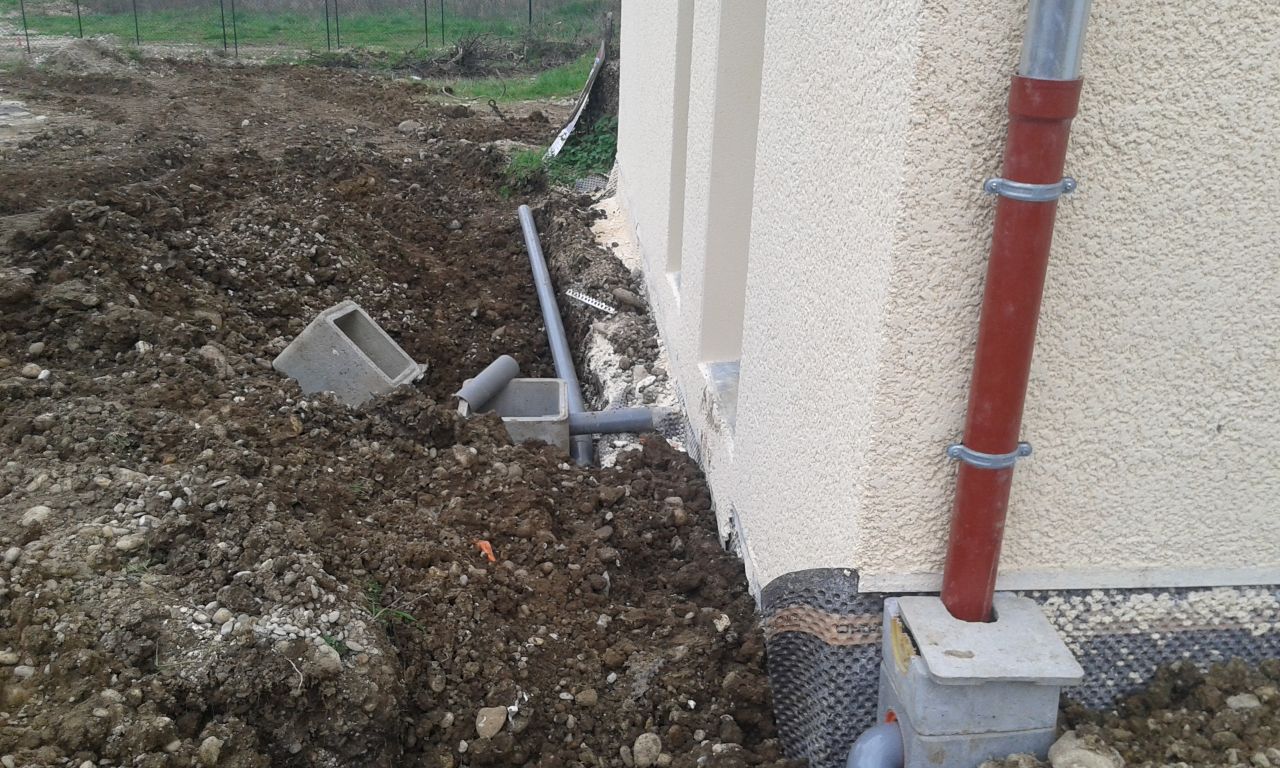 Tabouret Eaux Pluvial
<br />
Tabouret eaux Usées