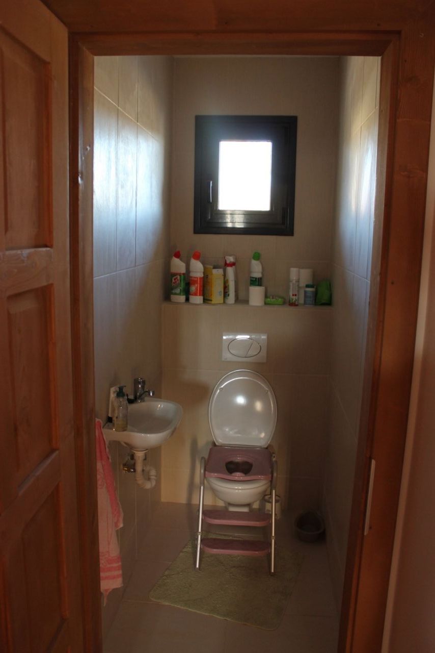 Toilettes étage