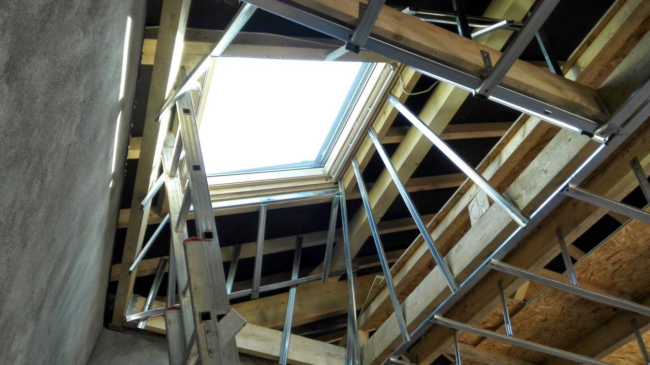 Rails pour placo autour du velux