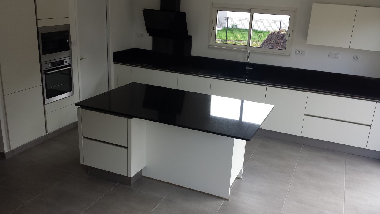 Cuisine Haecker   plan Granit. Ilot de 2000x1200.