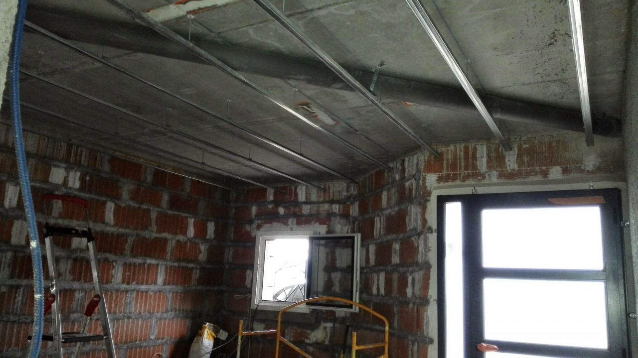 rail pour placo au plafond