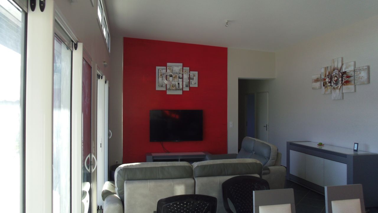 ajout de tableaux pour habiller les murs