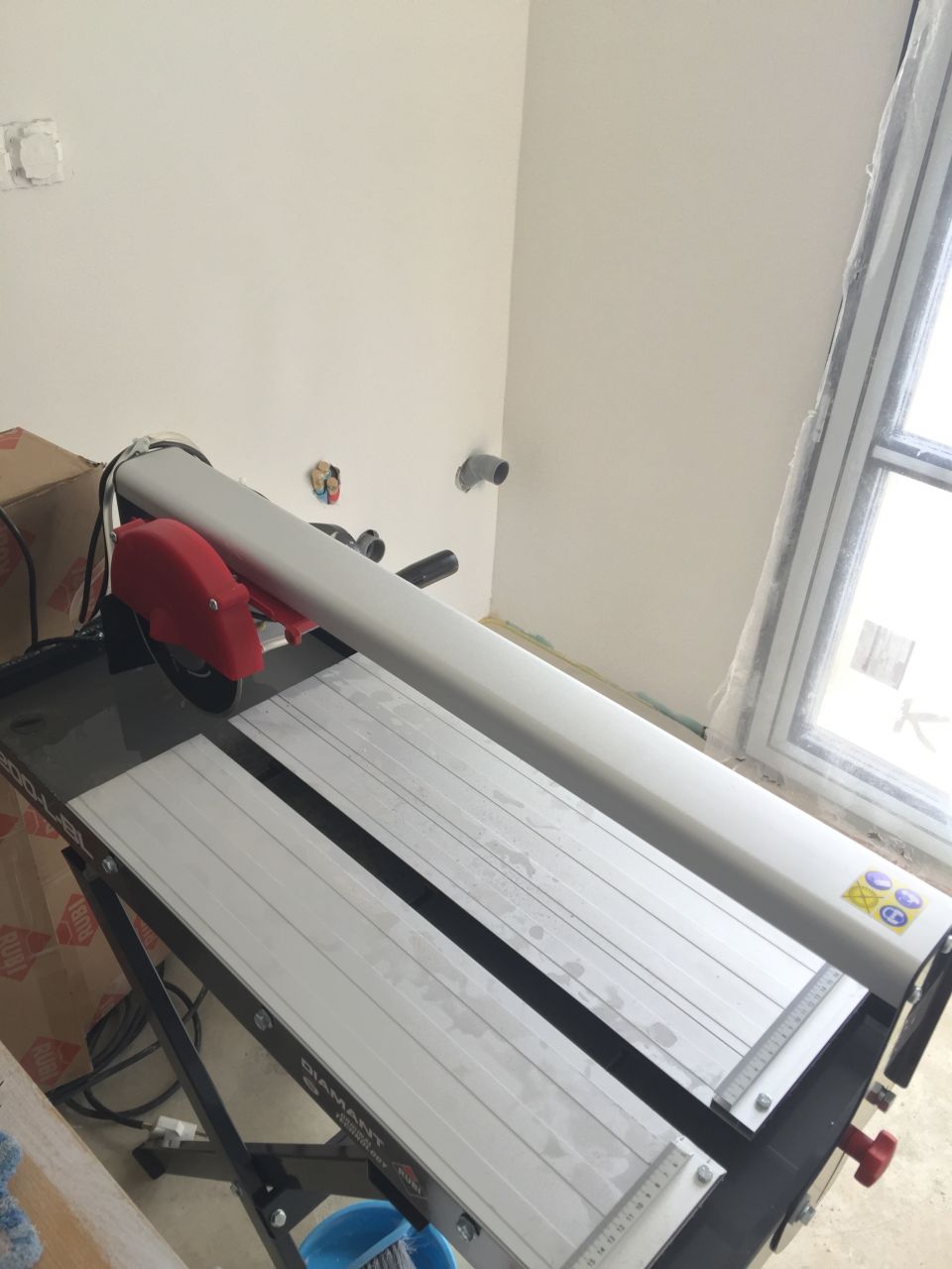 Machine pour découper le carrelage