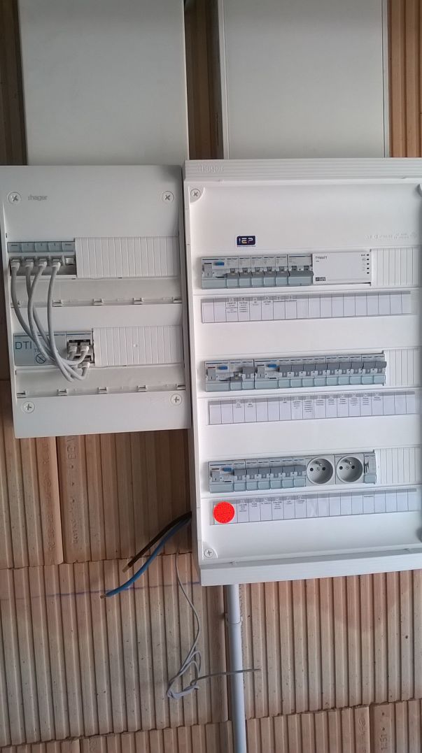 Le coffret électrique... sans la baie?