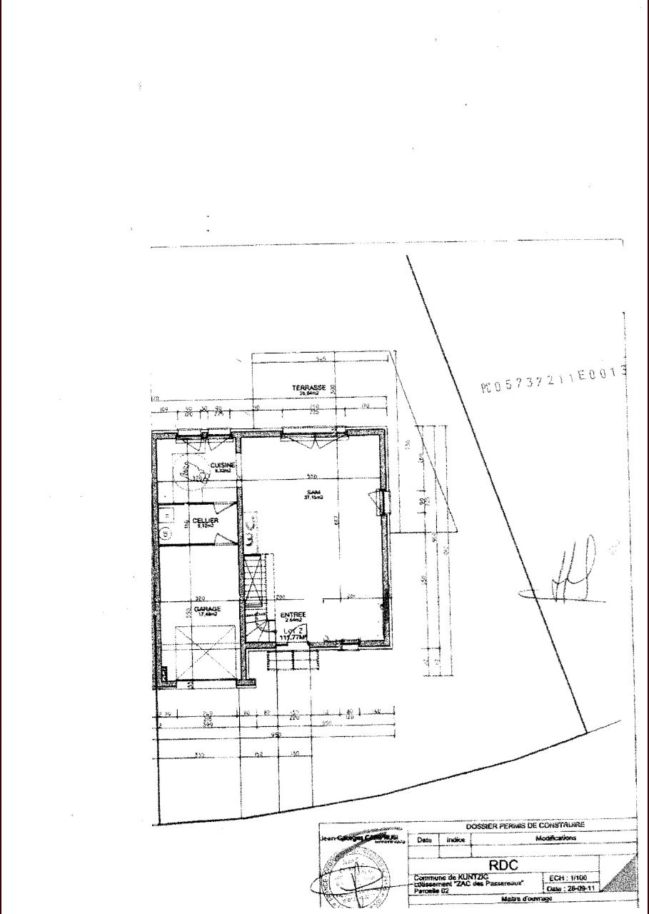 plan rdc ( modification le wc devait se trouvait à l'origine à l'entrée a droite et il a été déplacé en dessous des escaliers accès par la buanderie