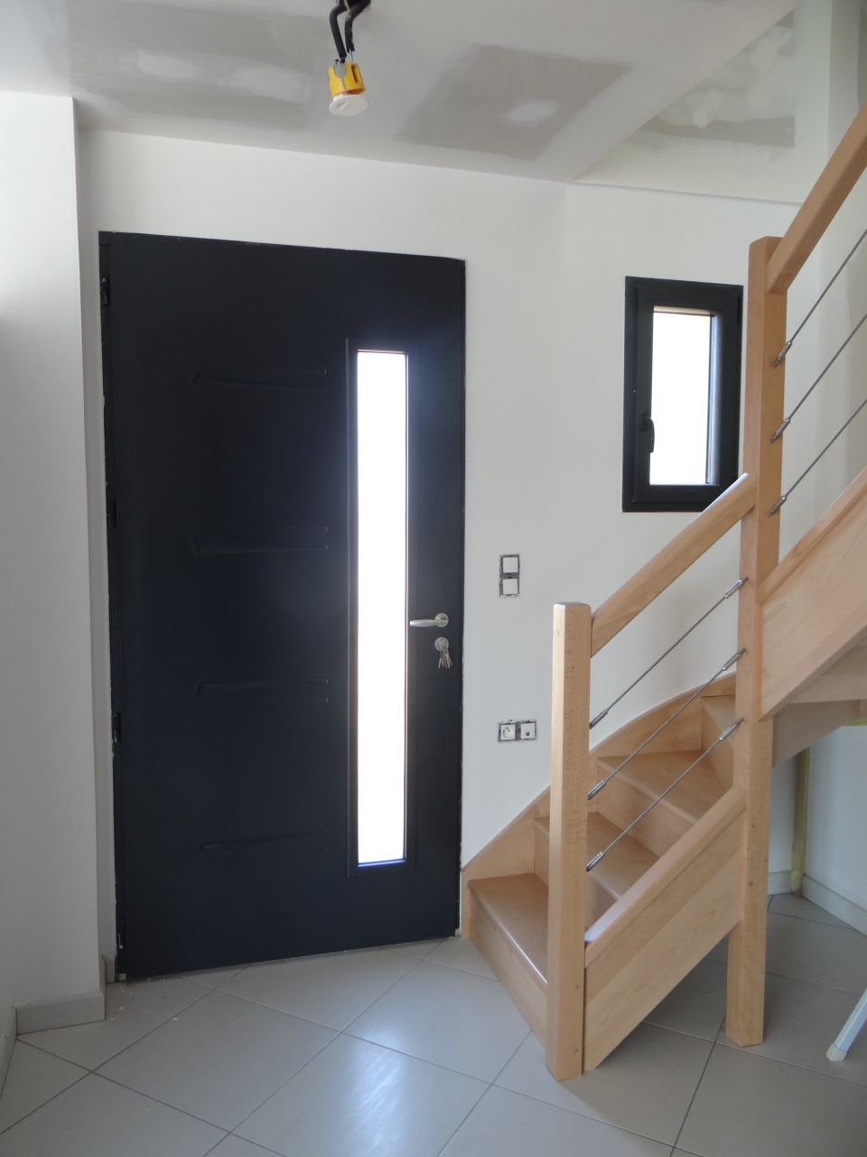Entrée - escalier

peinture et vitrification