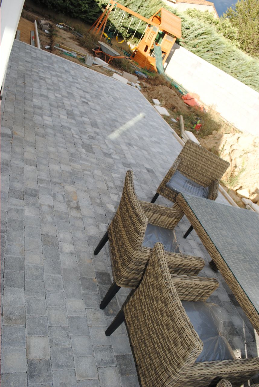 Grande terrasse en cours de pose