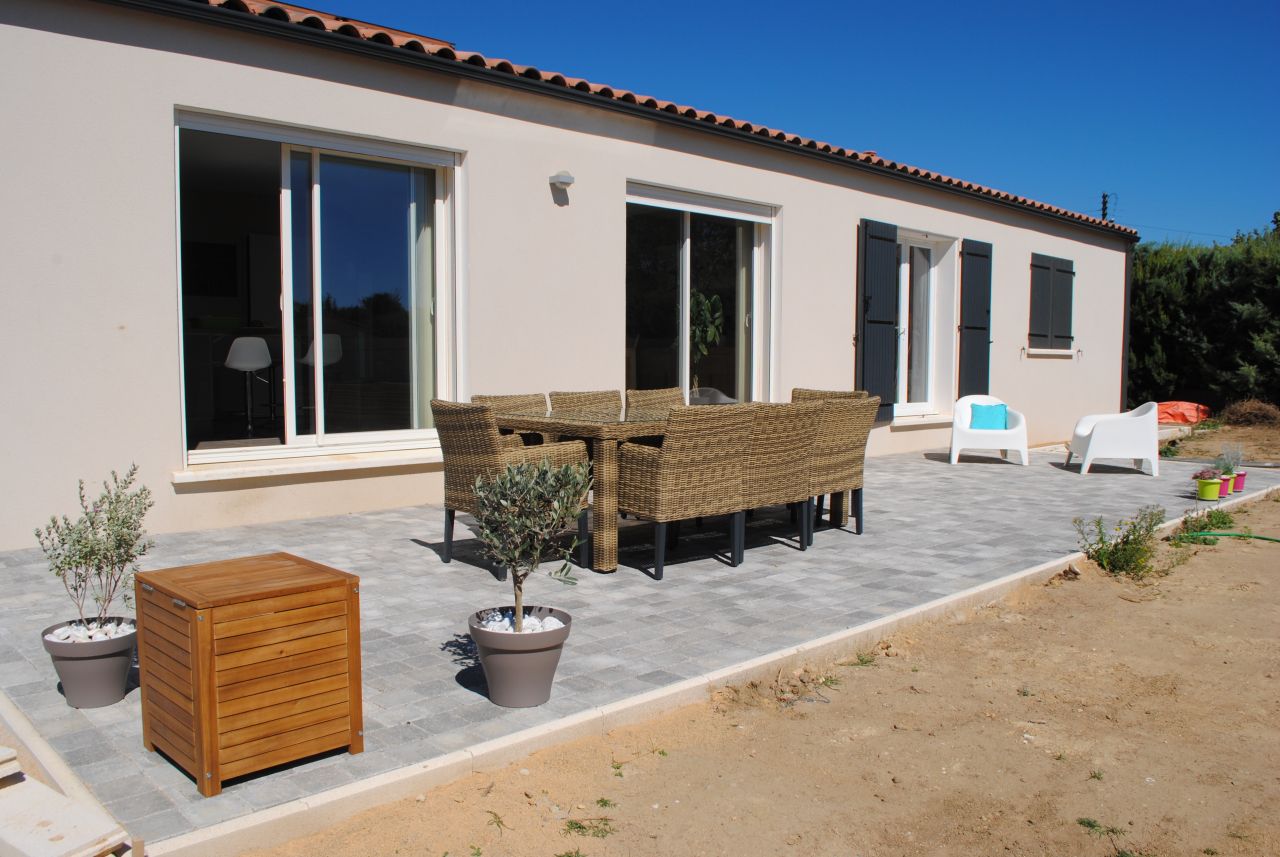 Vue d'ensemble de la terrasse au sud