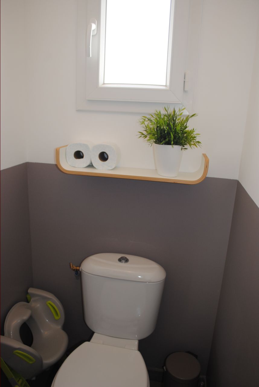 Etagère La Redoute dans les WC de l'entrée
