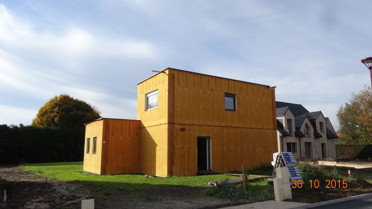 30 octobre - 11h, façade est plein soleil