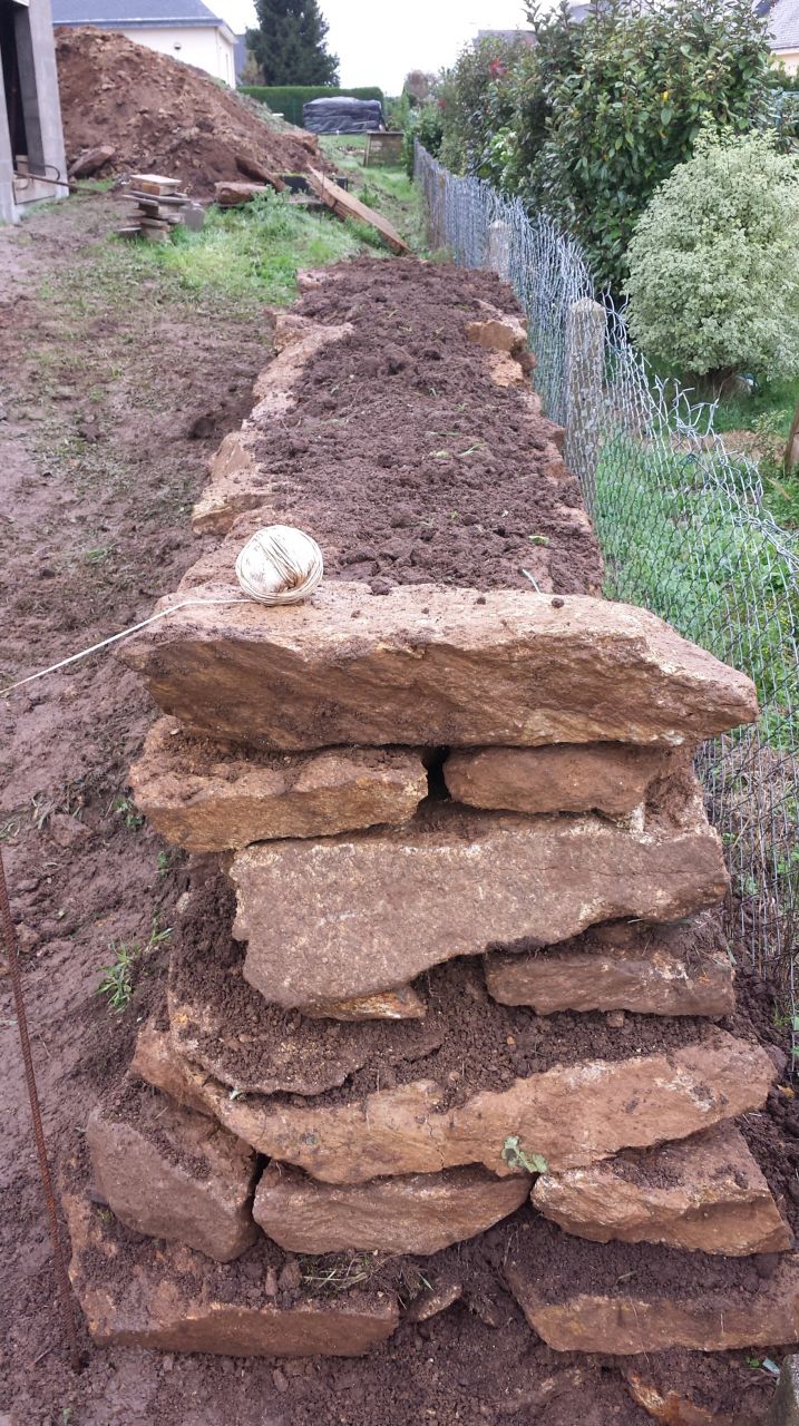 mur en pierre de rtention de la terre