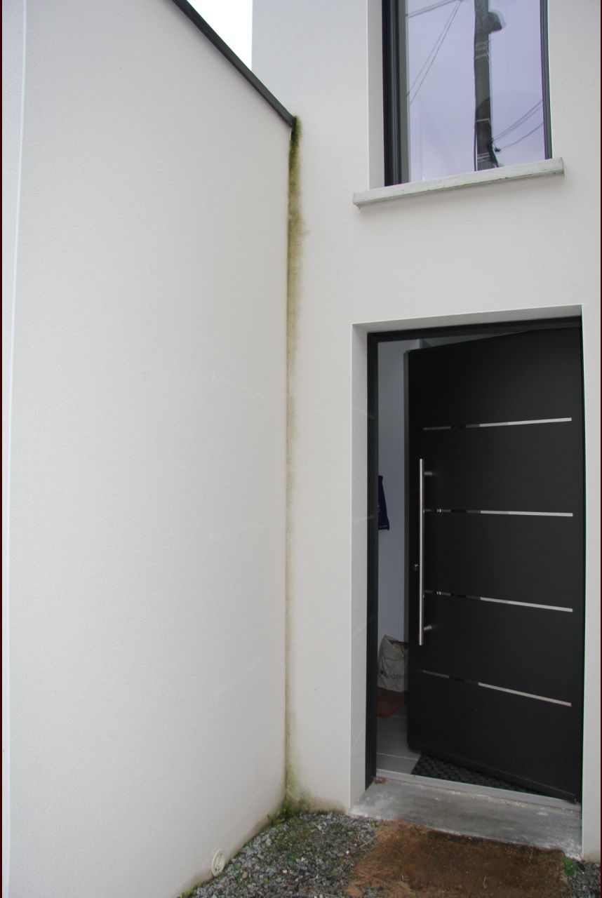 des coulures pas sympatoches dues aux couvertines ? façade sud