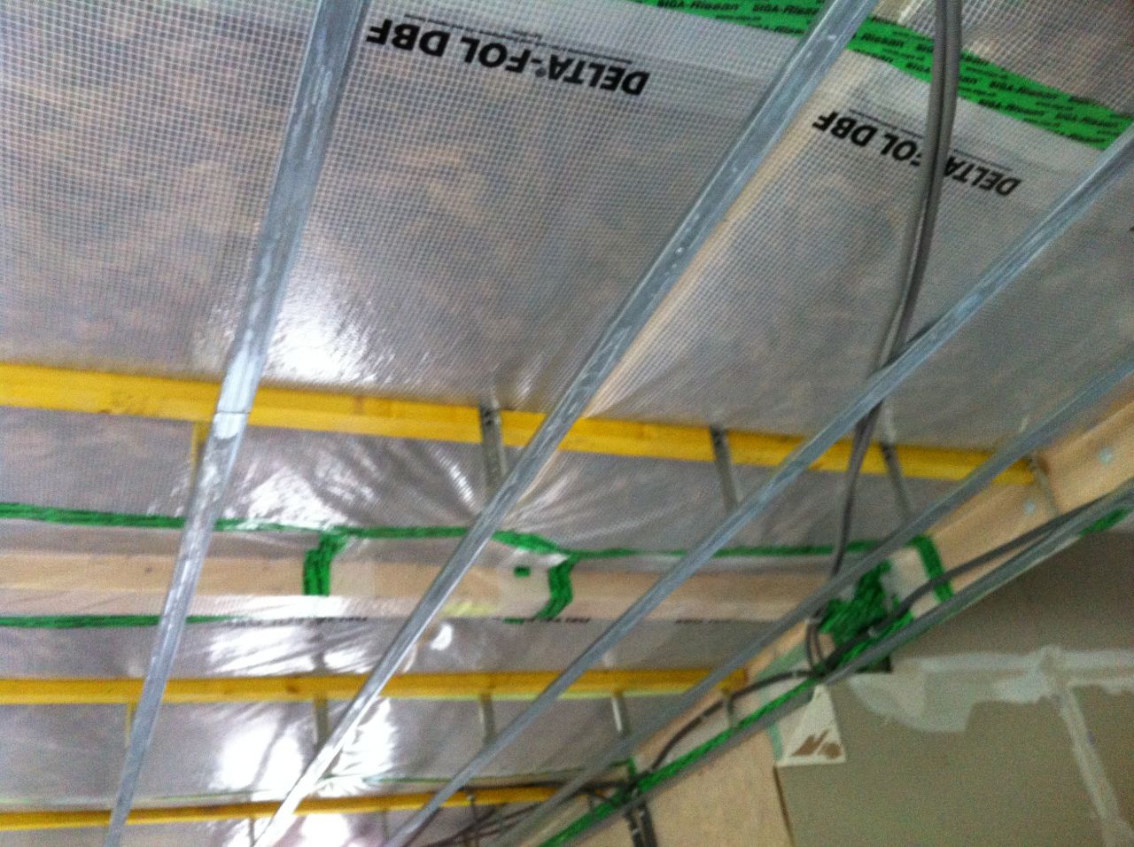 Membrane sous le plafond du rdc