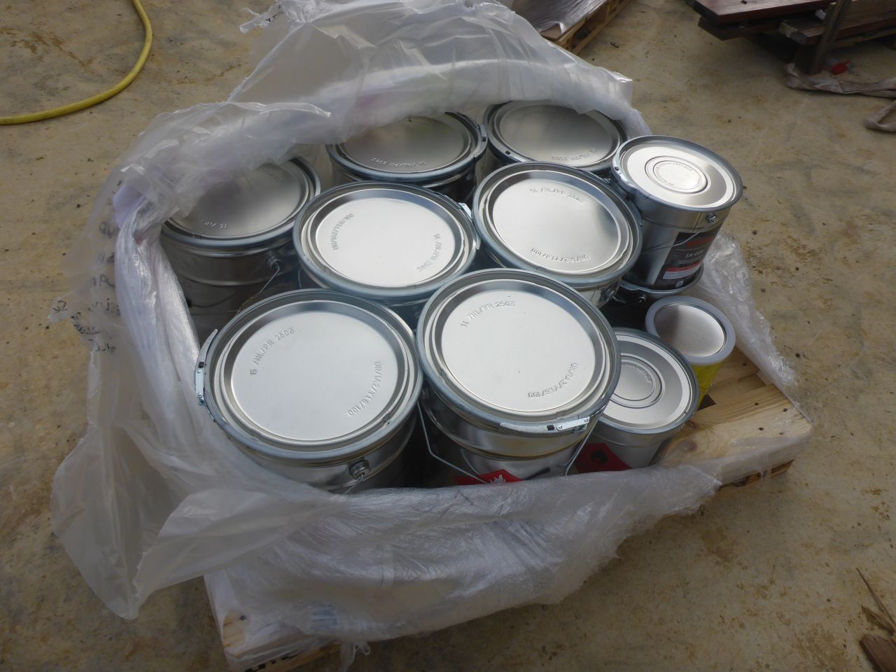 Pots de colle