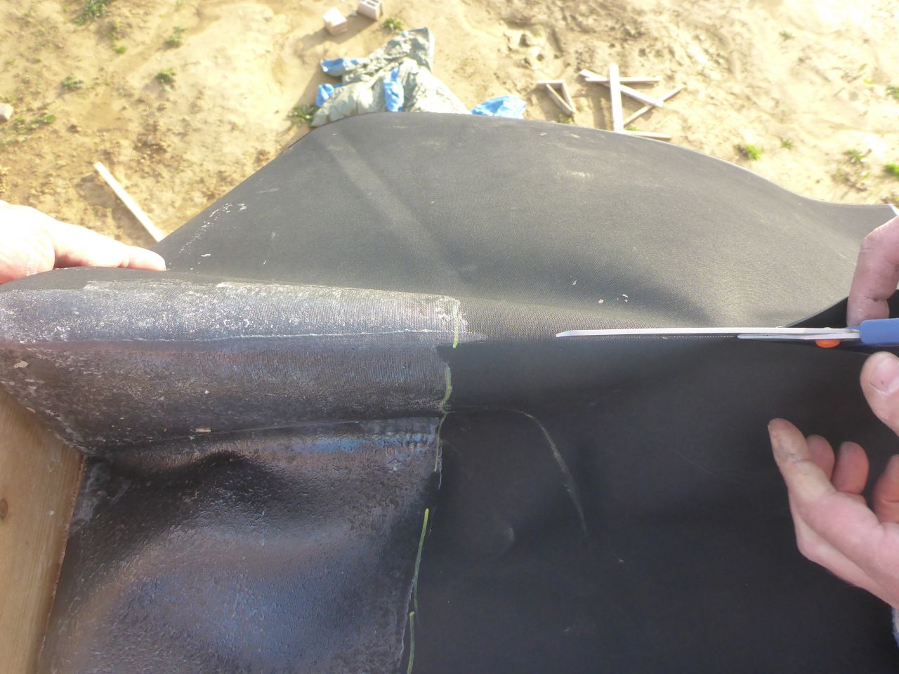 Découpe d'un angle sortant / membrane EPDM