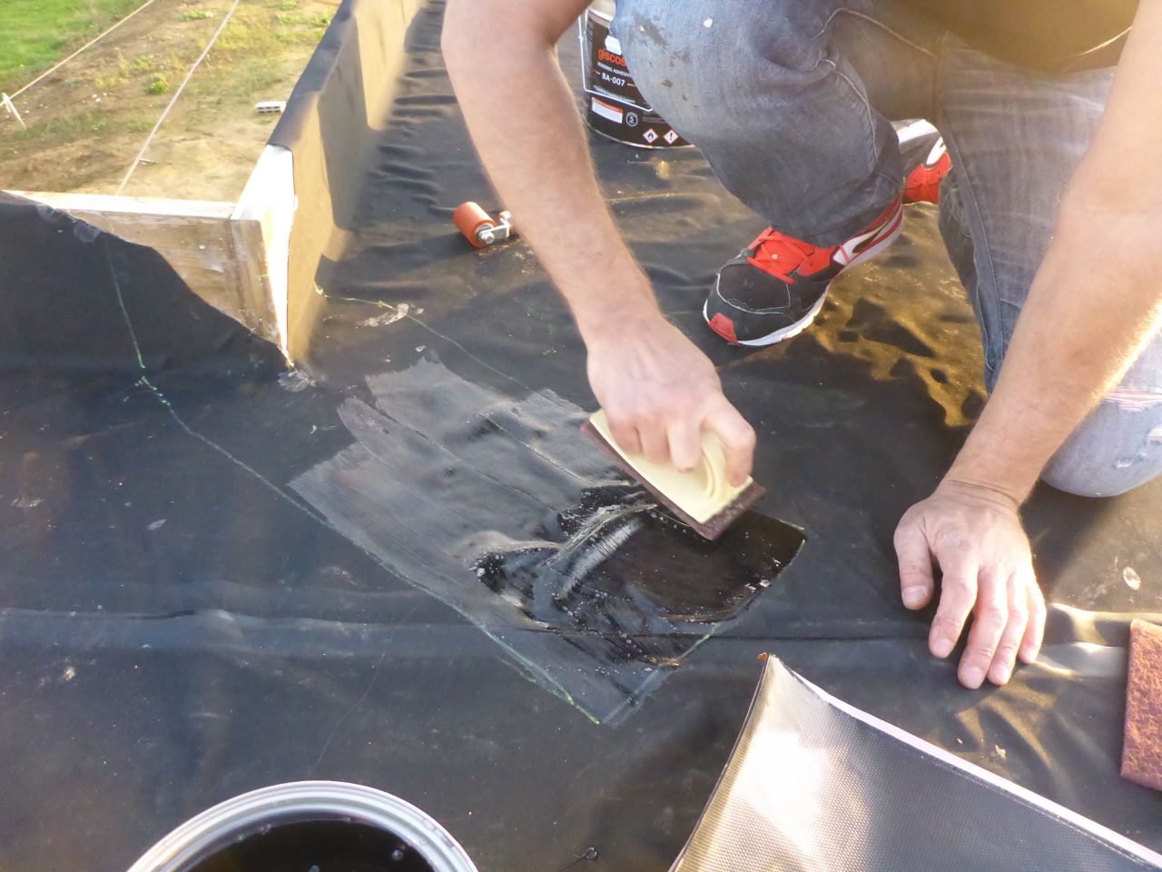 Mise en place d'un flashform dans un angle rentrant / membrane EPDM